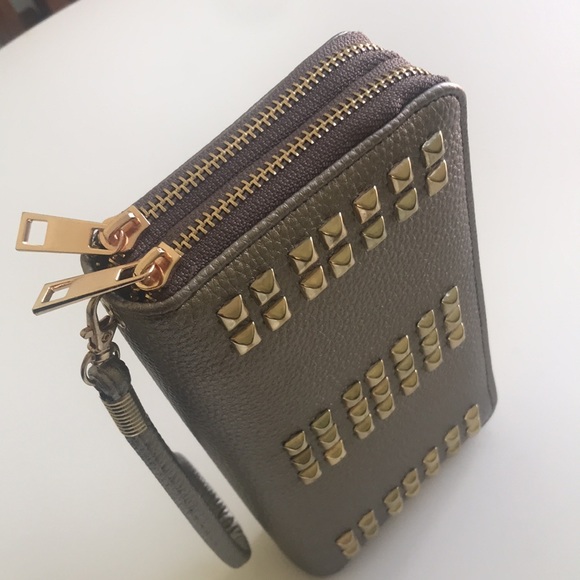 Studded Wristlet in bronze. - Picture 2 of 5